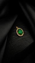 Dije de oro con esmeralda y diamantes